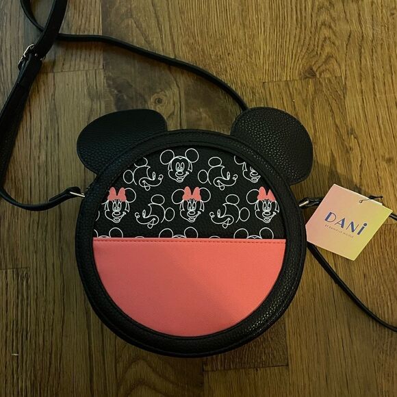 Danielle Nicole Disney’s Minnie Mouse Crossbody with 3D Ears NWT - Picture 2 of 6